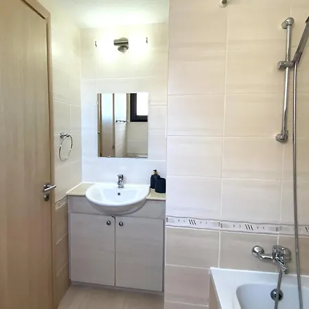 Kyklades & Paralimni