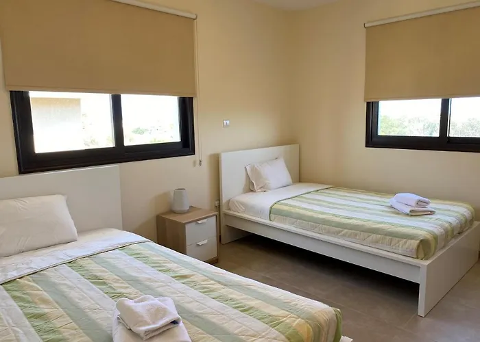 Kyklades & Apartamento Paralimni