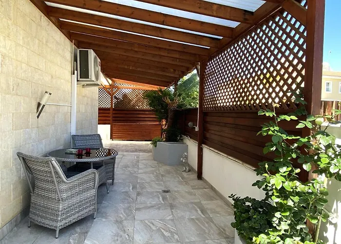 Kyklades & Paralimni