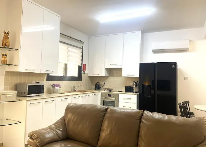 Kyklades & * Paralimni