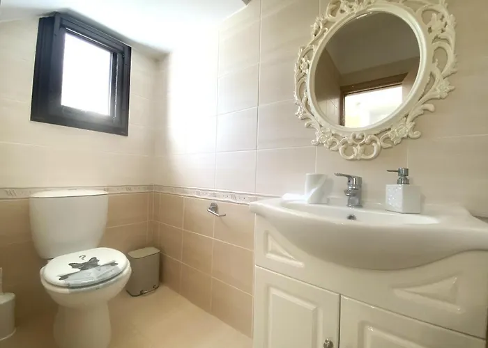 Kyklades & Apartamento Paralimni