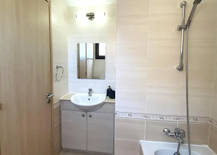 Kyklades & Paralimni