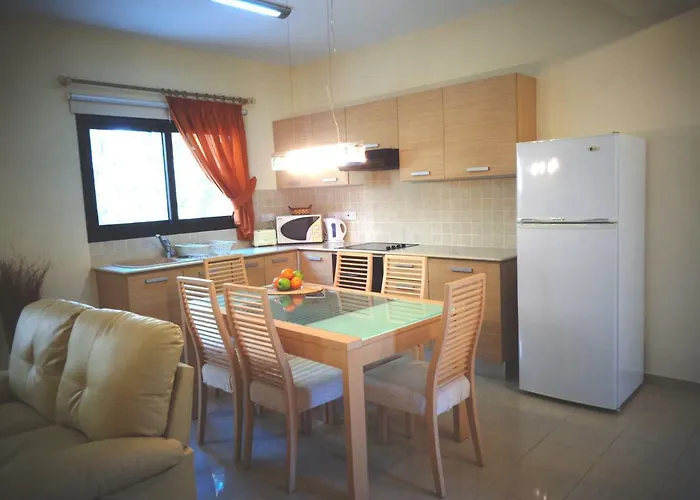 Kyklades & Apartamento Paralimni