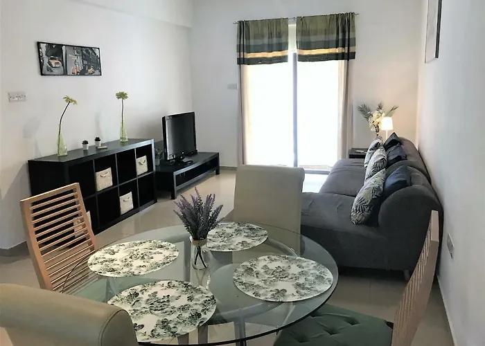 Kyklades & شقة باراليمني